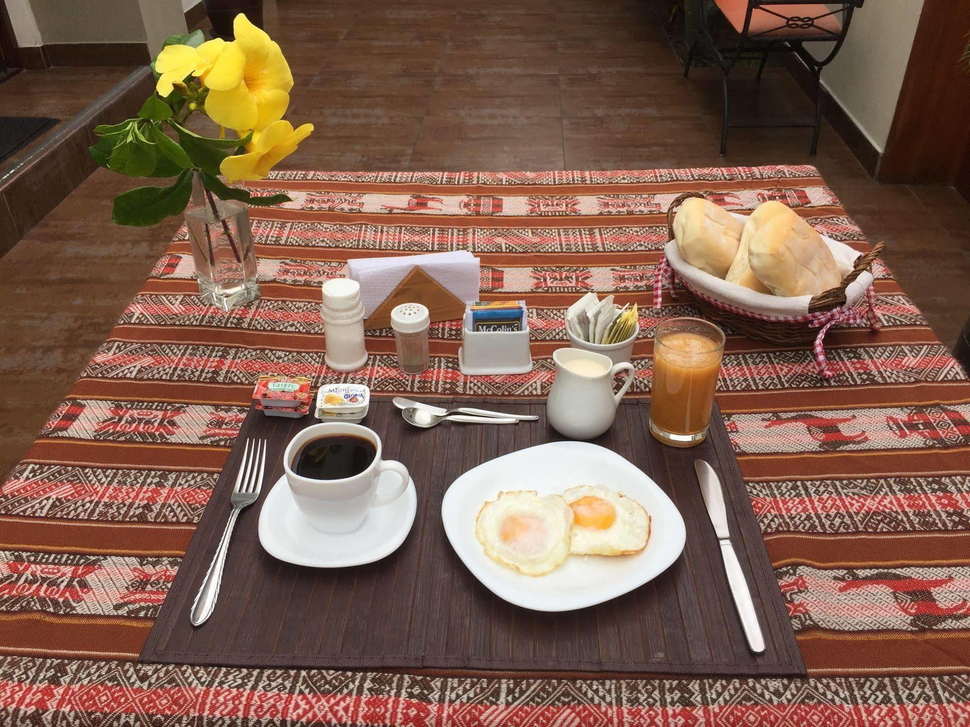 Bed & Breakfast - La Casa De Ceci Lima Exteriör bild