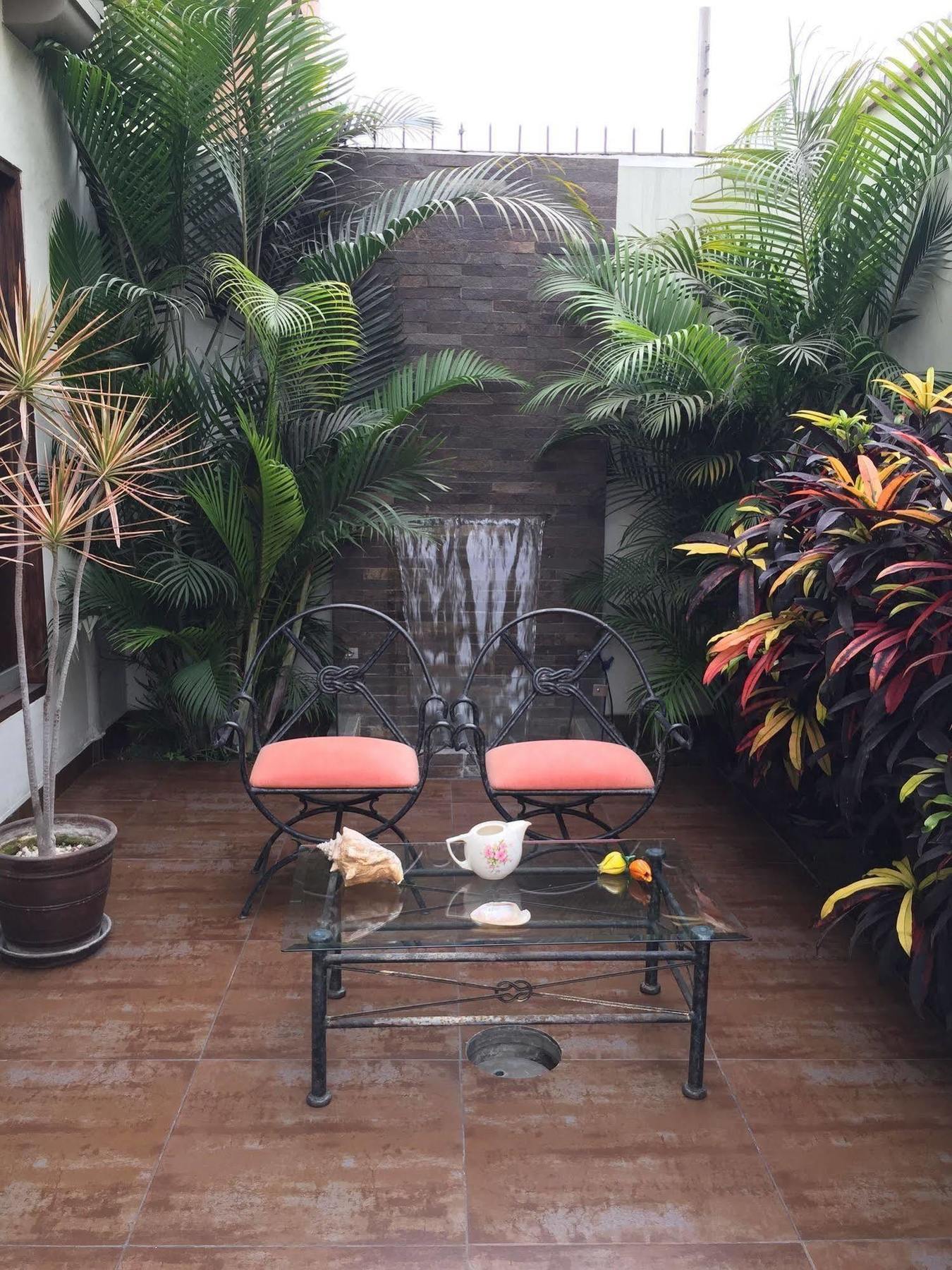 Bed & Breakfast - La Casa De Ceci Lima Exteriör bild